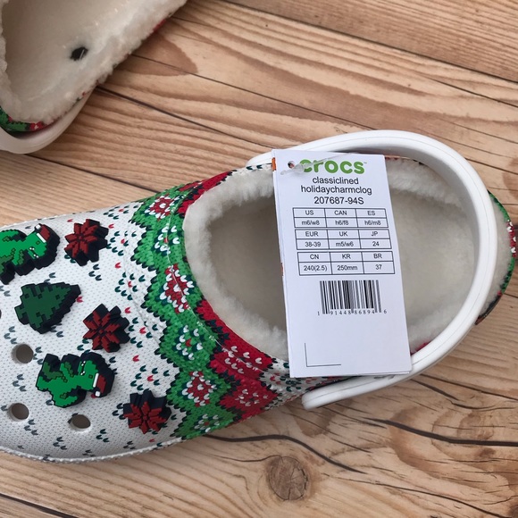 Crocs Classic Lined Holiday Charm Clog - Picture 16 of 16